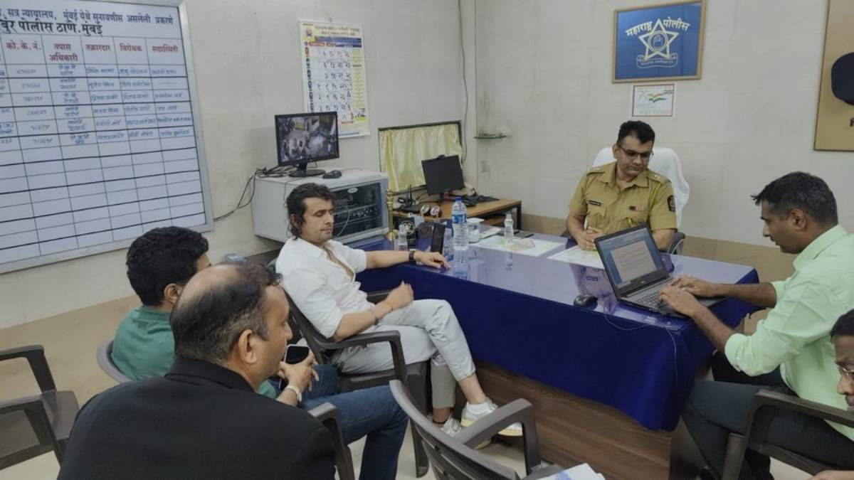 sonu nigam told the whole incident of last night he said pushed for selfie