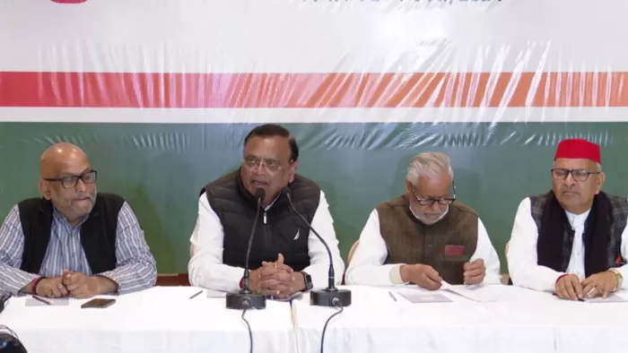 कांग्रेस के यूपी प्रभारी अविनाश पांडे और पार्टी के प्रदेश अध्यक्ष अजय राय ने की संयुक्त प्रेस कॉन्फ्रेंस।