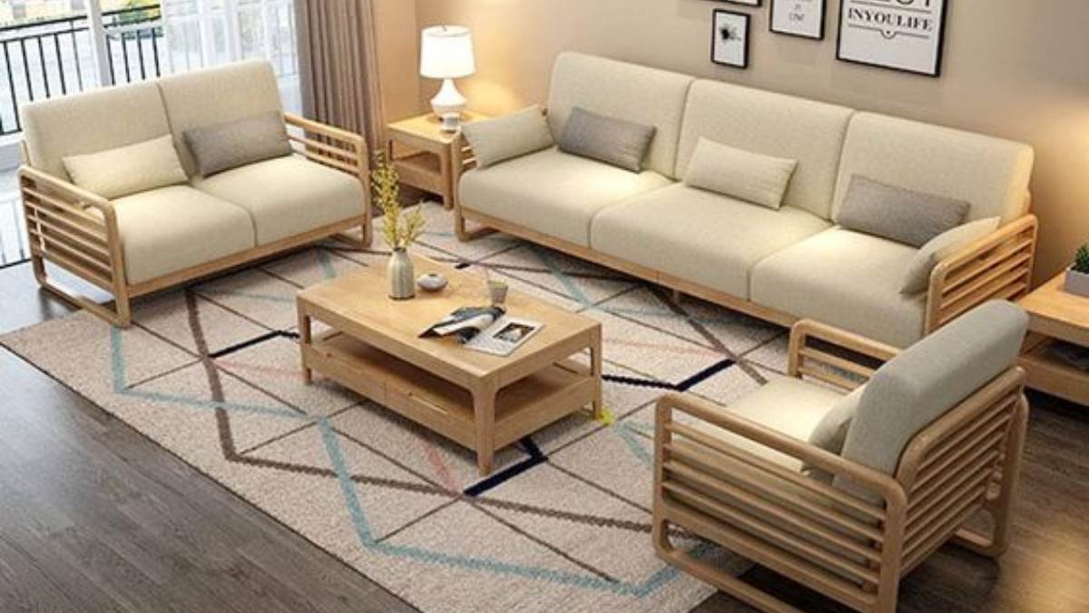 घर की चकाचौंद को बढ़ा देंगे ये मॉर्डन Wooden Sofa Design, कंफर्ट ऐसा की तारीफ करते करते नहीं थकेंगे मेहमान
