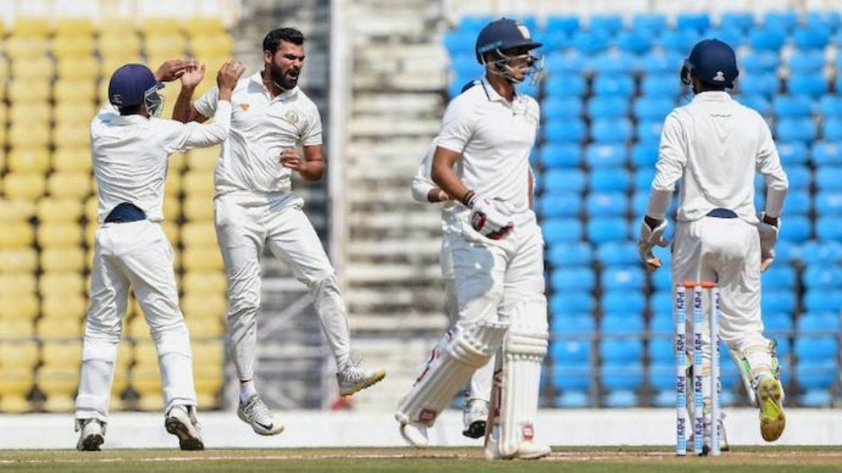 https://www.jagranimages.com/images/newimg/21022025/21_02_2025-mumbai_vs__vid_23888613.jpg