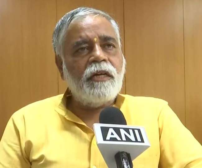कर्नाटक के शिक्षा मंत्री बीसी नागेश ने मदरसों में उच्च गुणवत्ता की शिक्षा नहीं दिए जाने पर चिंता जताई।