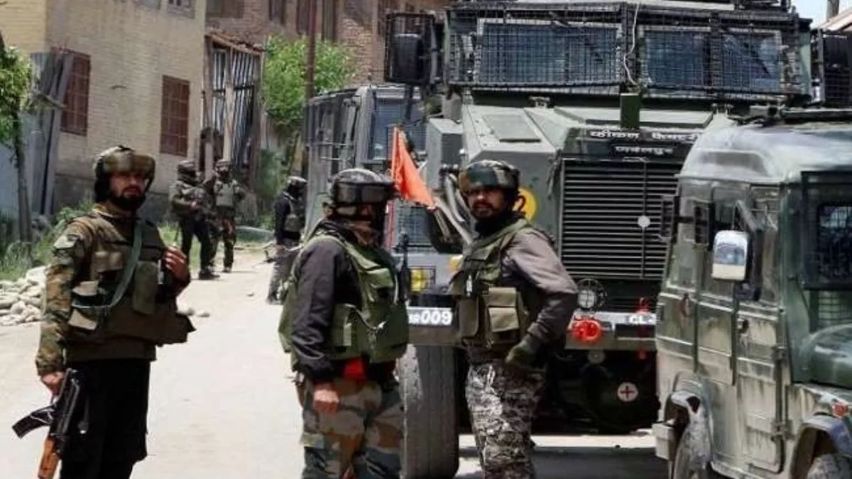 Jammu-Kashmir News: CRPF के DG ने दक्षिण कश्मीर का किया दौरा, 90 बटालियन के जवानों की भी सराहना की