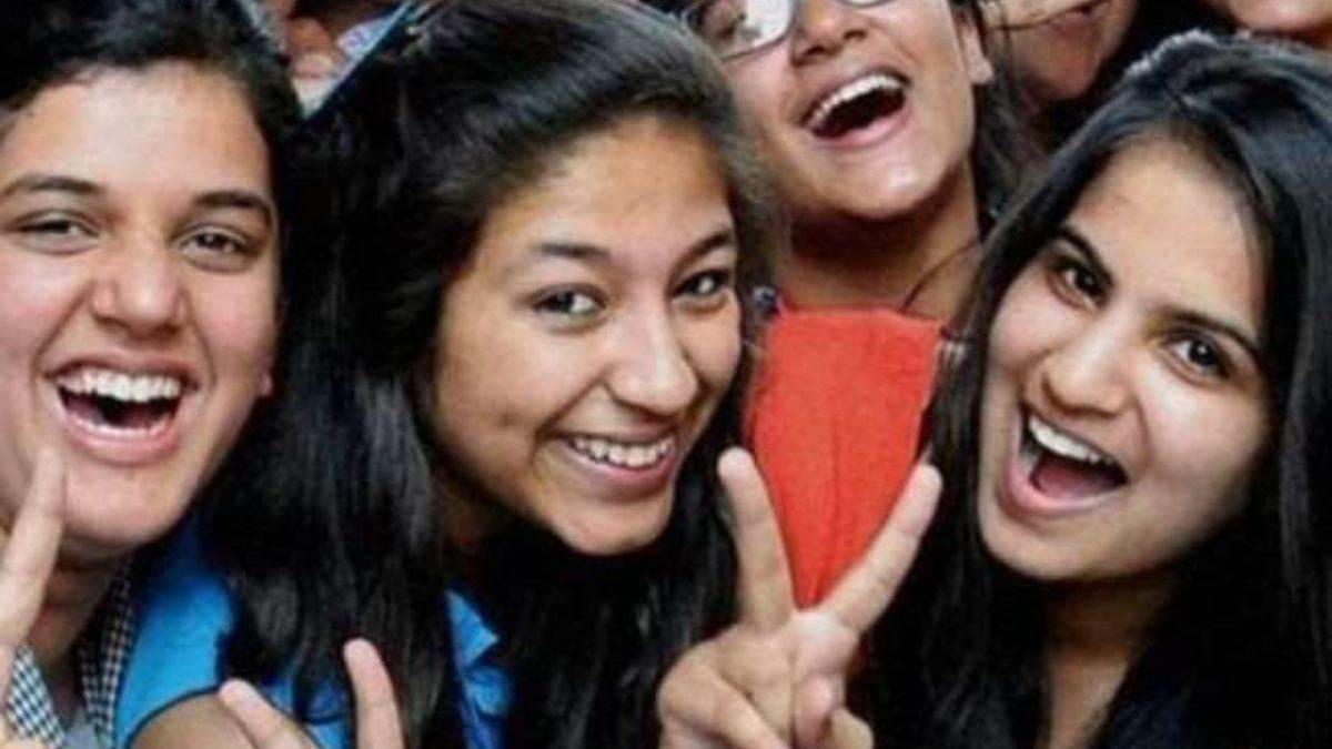 Bihar Board 12th Topper list 2023: सौम्या, आयुषी और मोहादेसा ने बिहार 12वीं  परीक्षा में लहराया परचम - Bihar Board 12th Topper list 2023: BSEB Inter Toppers  List, Scorecard, Mark sheet and