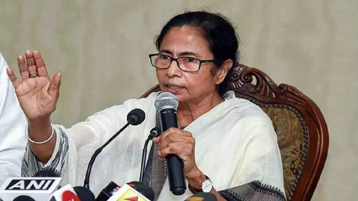 West Bengal: ओडिशा के तीन दिवसीय दौरे पर ममता बनर्जी, मुख्यमंत्री नवीन पटनायक से कर सकती हैं मुलाकात