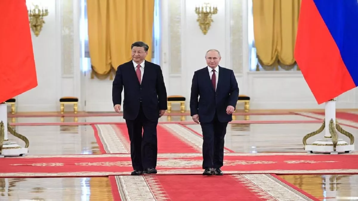 शी चिनफिंग से मुलाकात के दौरान दबाव में दिखे रूसी राष्ट्रपति पुतिन, बॉडी लैंग्वेज विशेषज्ञों का दावा