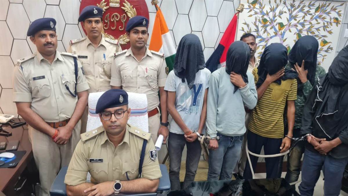 Jamui सदर अस्पताल में महिला कर्मी से अश्लीलता करने वाला निकला चोर, 4