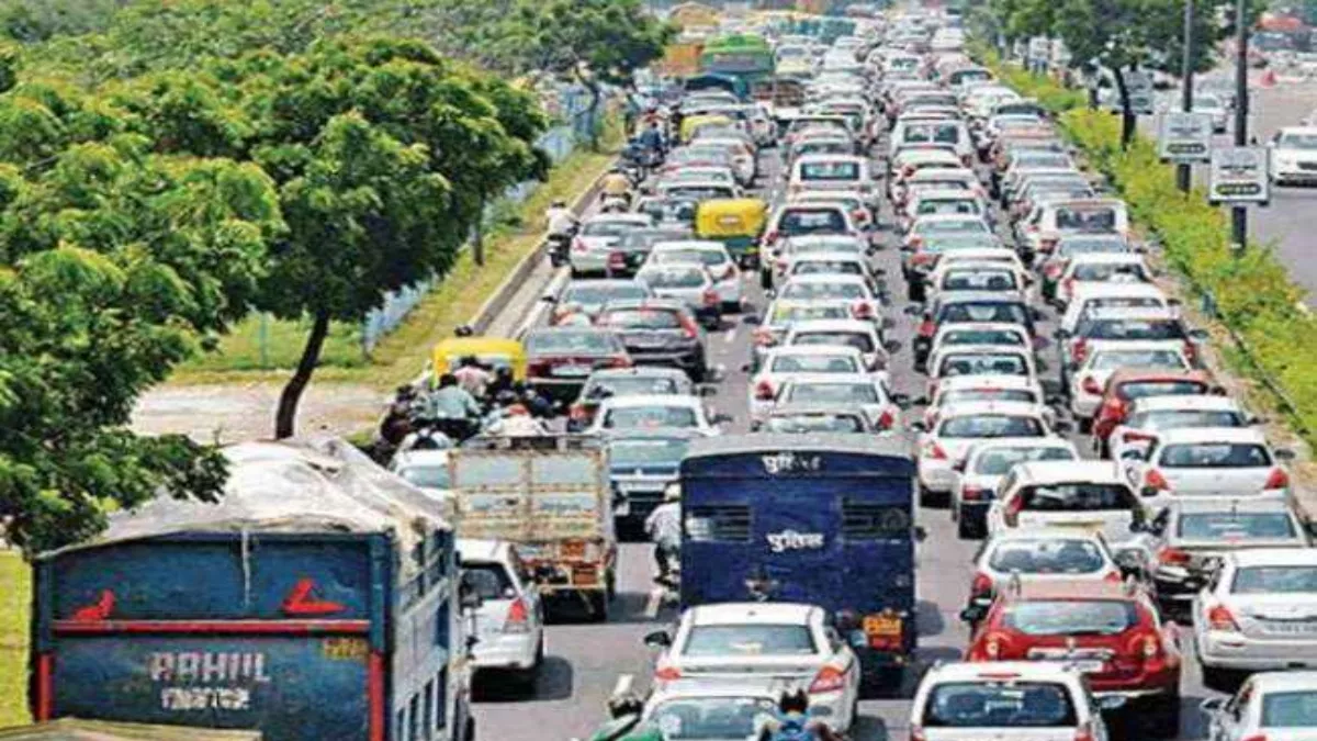 Delhi News: संयुक्त किसान मोर्चा की रैली के चलते लगा जाम, परेशान रहे वाहन चालक