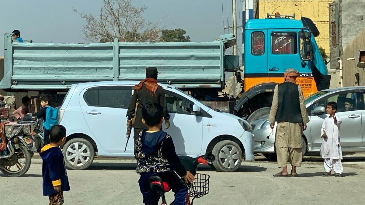 https://www.jagranimages.com/images/newimg/21032024/21_03_2024-bomb_blast_in_afghanistan_23680009.jpg