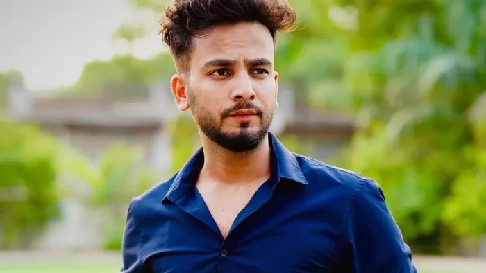 Elvish Yadav: स्नेक वेनम मामले में PFA अधिकारी को सोशल मीडिया पर जान से मारने की मिली धमकी।