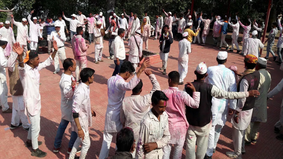https://www.jagranimages.com/images/newimg/21032024/21_03_2024-khari-holi_new_23679854.jpg