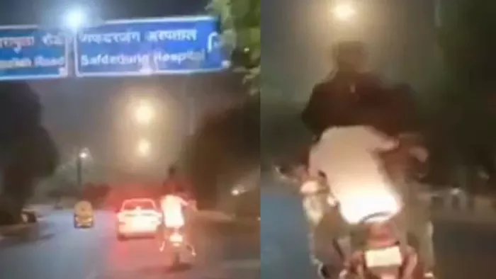 दिल्ली में बाइक पर शराब की बोतल और चाकू लहराते 5 युवकों का Video Viral