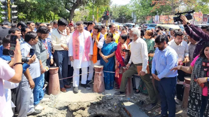 मंत्री प्रवेश वर्मा ने एग्जीक्यूटिव इंजीनियर को सस्पेंड किया। फाइल फोटो