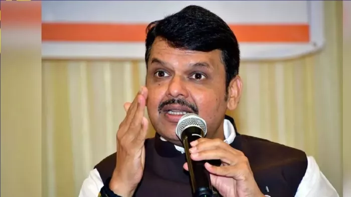 गोहत्या मामले में बार-बार अपराध करने वालों पर लगेगा मकोका- सीएम फडणवीस