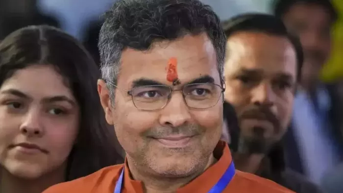 अधिकारियों की कार्यशैली से नाराज प्रवेश वर्मा, कहा- अब उनकी चर्बी घटेगी।