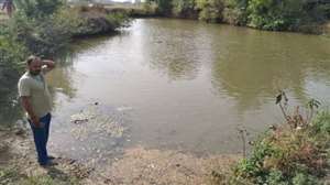 खत्म हुआ बगीचा तो सहेजने लगे बूंदे