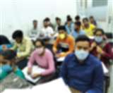 जांच में मिला कि कोचिंग सेंटर में कोविड नियमों की अवहेलना हो रही थी