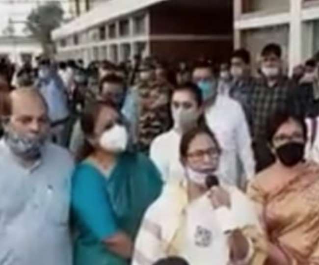 तृणमूल कांग्रेस सुप्रीमो ममता बनर्जी का कार्यक्रम फिर एक बार बदल गया है।