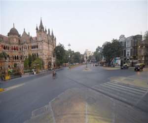 महाराष्ट्र में कोरोना के बढ़ते मामलों के बीच कल रात आठ बजे से लगाई गई कड़ी पाबंदी। फाइल फोटो