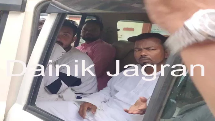 रातभर पूछताछ के बाद गुरुवार को प्रत्याशी समेत दो अन्य लोगों को जेल भेज दिया गया।