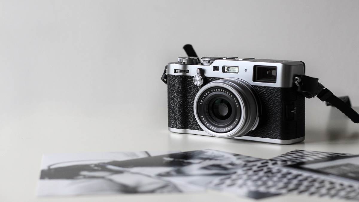Best Cameras: यहां जानें कौन-से DSLR और Mirrorless कैमरा हैं प्रोफेशनल फोटोग्राफर्स की पहली पसंद