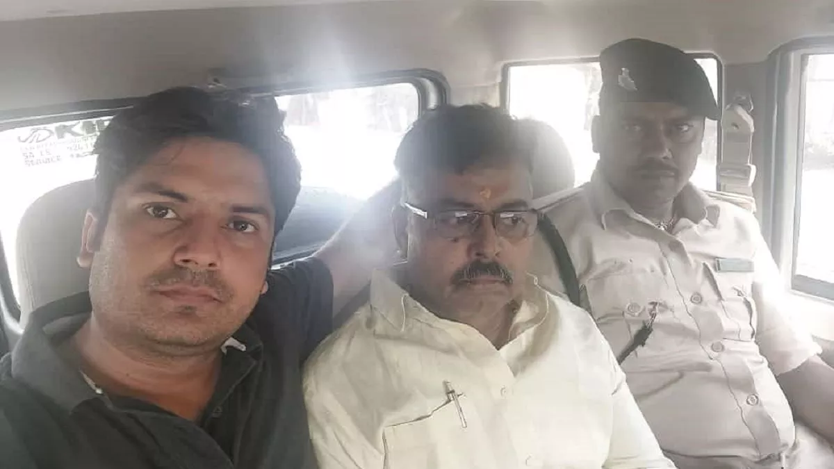 दरभंगा: निगरानी विभाग ने रिश्वत लेते कार्यपालक और सहायक अभियंता को किया गिरफ्तार