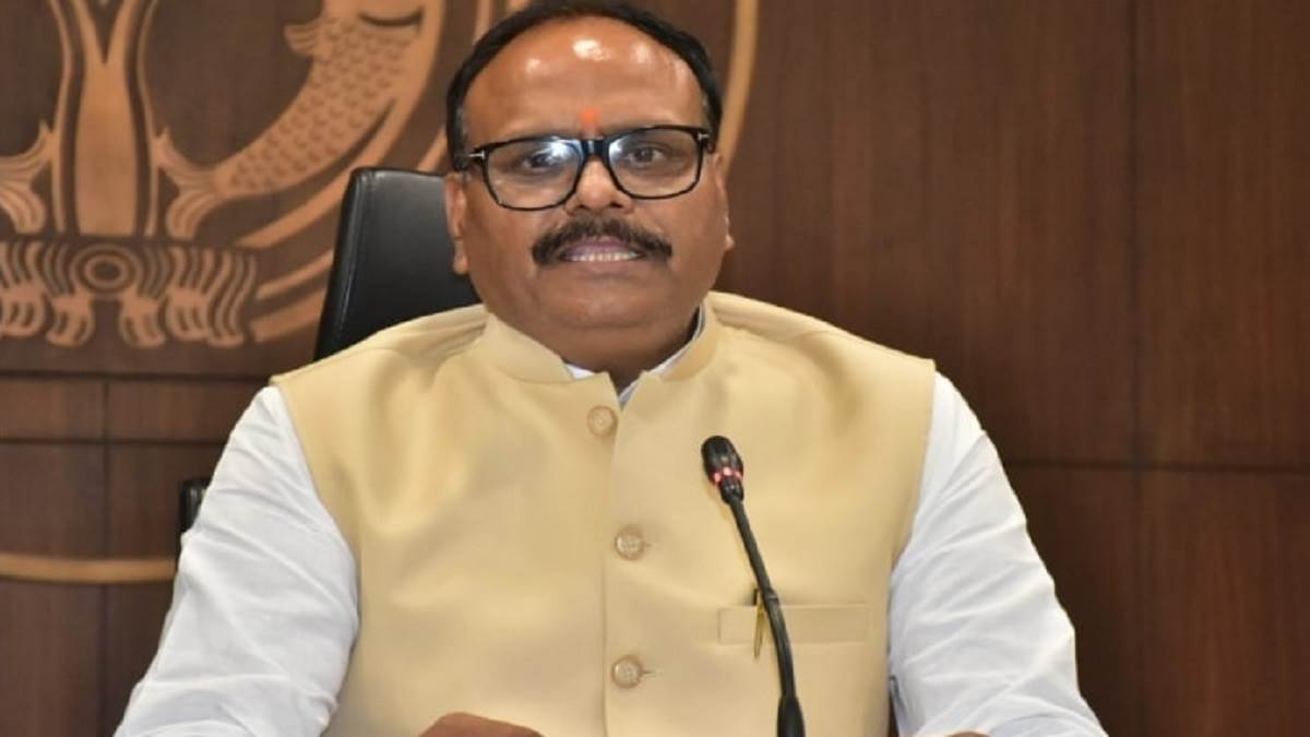 https://www.jagranimages.com/images/newimg/21042024/21_04_2024-brajesh_pathak_23701292.jpg