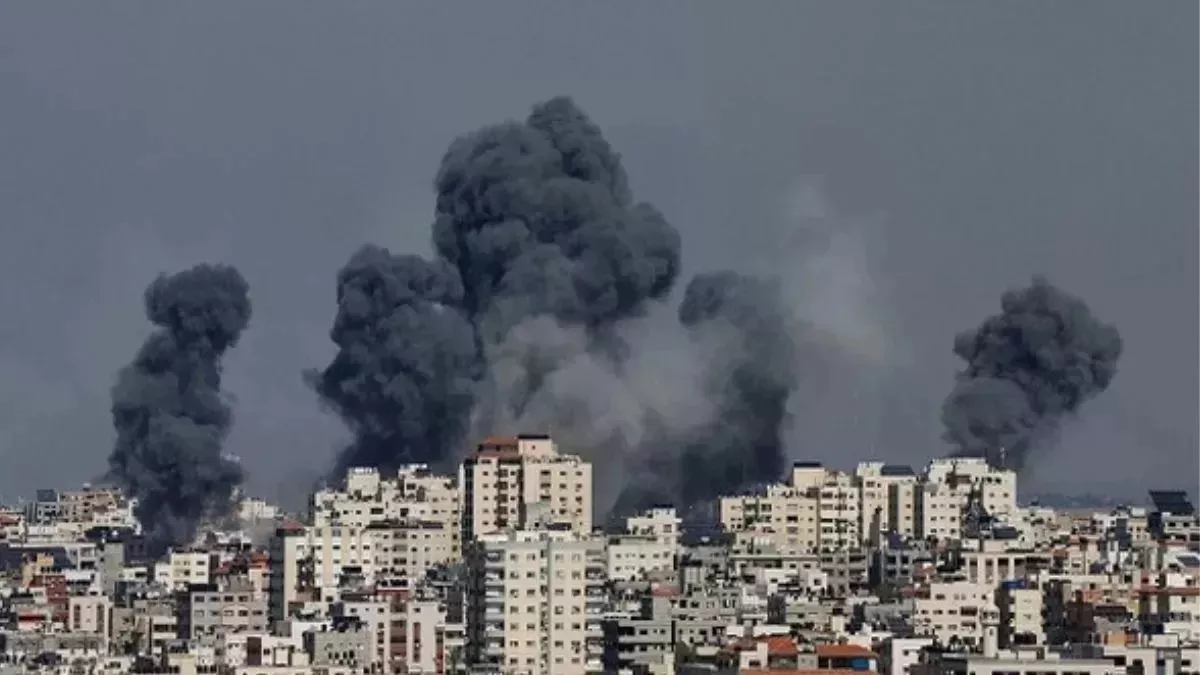 Israel-Hamas War: दक्षिणी गाजा के रफा शहर में इजरायल का हमला, नौ बच्‍चों समेत 13 लोगों की मौत