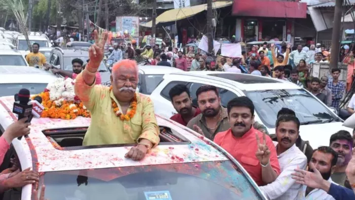 चुनाव प्रक्रिया के दौरान भाजपा नेता सर्वेश सिंह का फाइल फोटो। जागरण