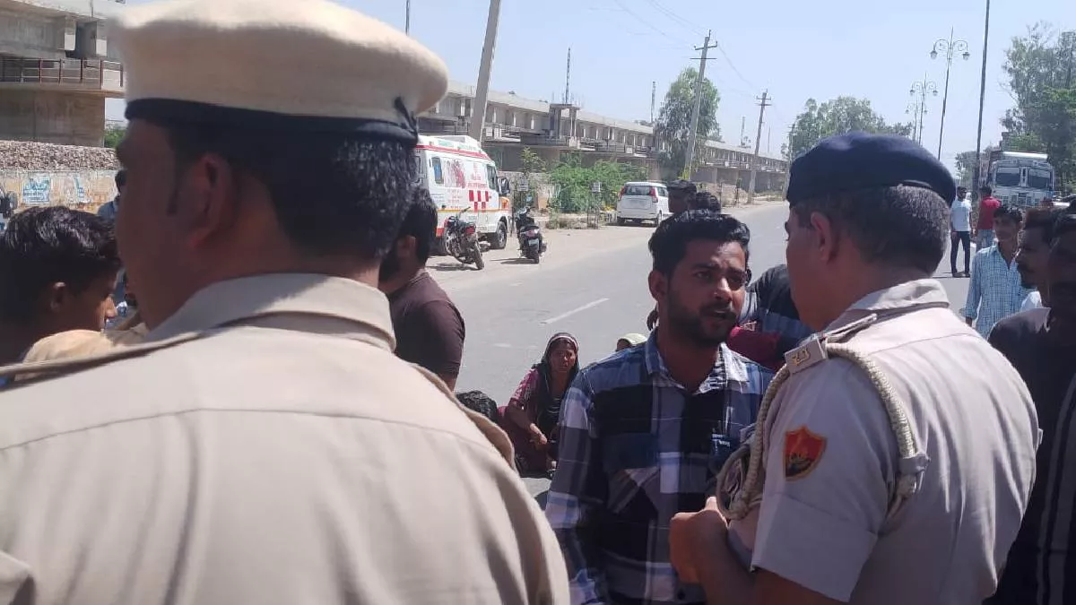 Haryana News: कुरुक्षेत्र में दो गुटों के बीच लड़ाई में एक व्यक्ति की मौत, पुलिस के पहुंचने पर बरसाए ईंट-पत्थर; फिर...