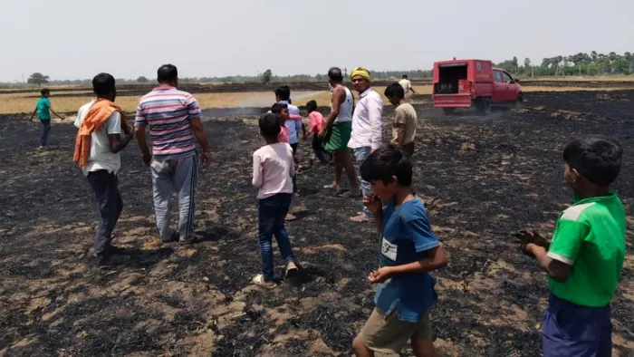 आग लगने से 60 बीघे के गेहूं की फसल जलकर नष्ट