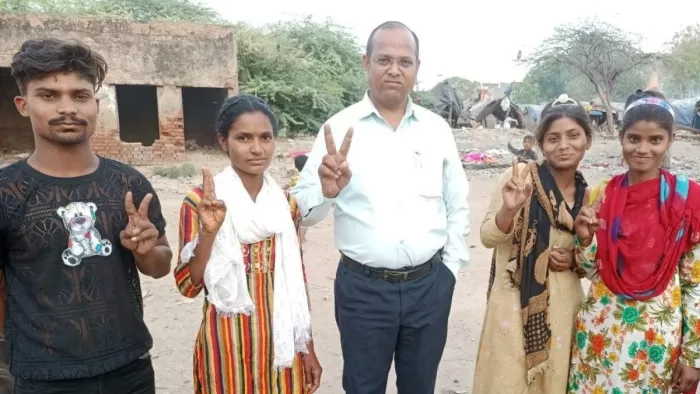 झुग्गी झोपड़ियों में रहने वाले बच्चों को मिली यूपी बोर्ड में सफलता।