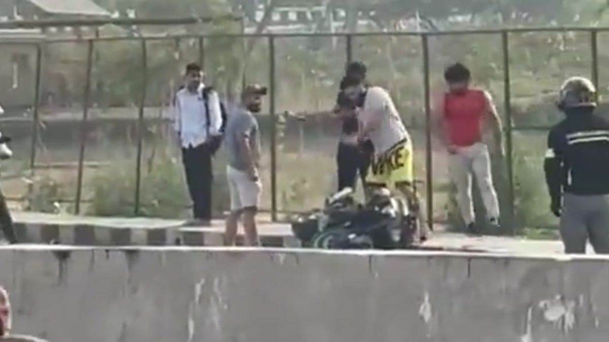 ncr scorpio people was attacked on engineer bike rider and vandalized the motorcycle in gurugram