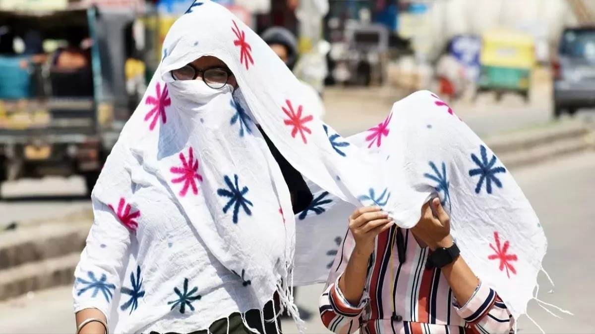 ncr heat wreaks havoc in delhi temperature in april broke three years record how will the weather be in coming days