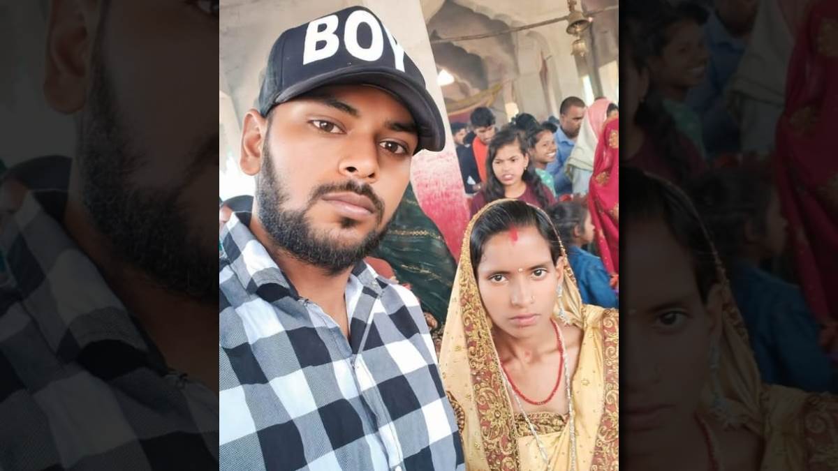 jamui news wife dies husband injured as roof collapses