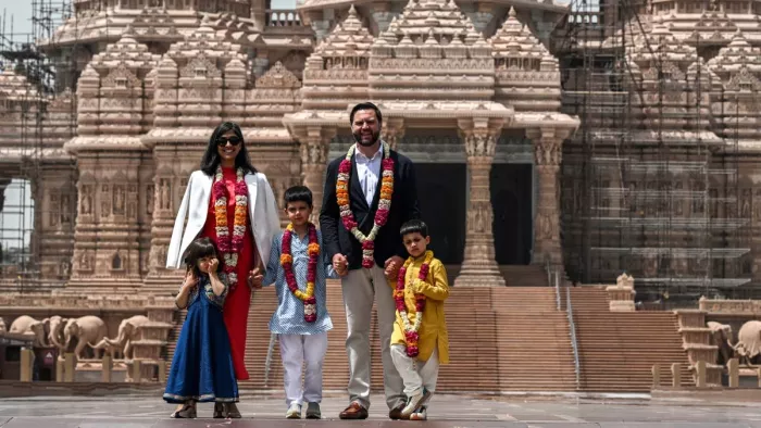 जेडी वेंस के बच्चे दिखे पारंपरिक स्टाइल में (फोटो- पीटीआई)