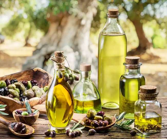 Benefits of Olive Oil: बालों की लंबाई बढ़ाना चाहती हैं तो जैतून के तेल से बालों की मसाज करें, जानिए जैतून के तेल के फायदे - olive oil can make your hair Benefits of Olive Oil: बालों की लंबाई बढ़ाना चाहती हैं तो जैतून के तेल से बालों की मसाज करें, जानिए जैतून के तेल के फायदे - olive oil can make your hair