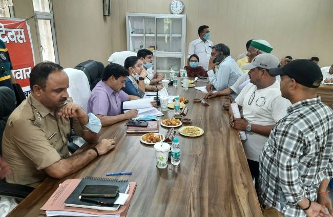 समाधान दिवस में छाया नालों की सफाई व रजवाहों में पानी छोड़े जाने का मुद्दा