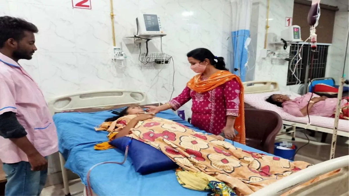 सीतामढ़ी में डाक्टर ने अपना ब्लड चढ़ाकर बचाई 15 साल की किशोरी की जान