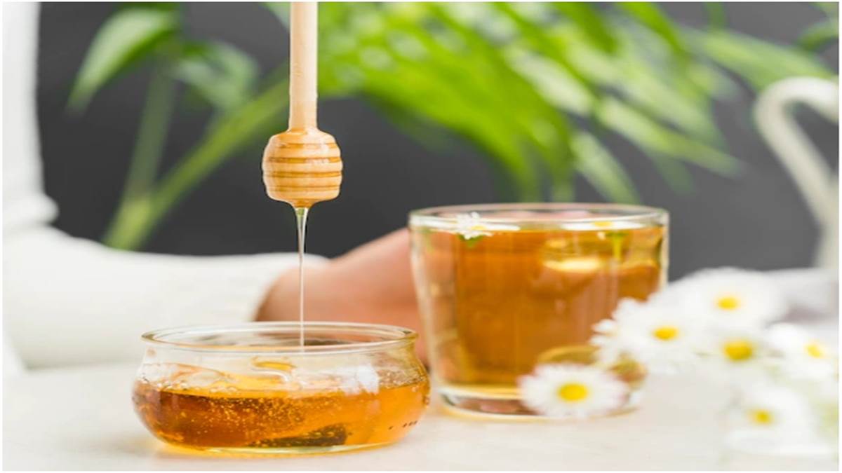 Honey Benefits: ड्राई त्वचा से हैं परेशान तो ऐसे करें शहद का इस्तेमाल