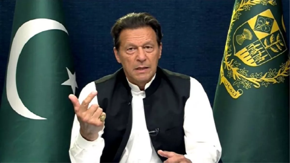 मरियम नवाज पर अपने विवादित बयान को लेकर घिरे पूर्व पीएम इमरान खान, पाकिस्तान में हो रही जमकर आलोचना