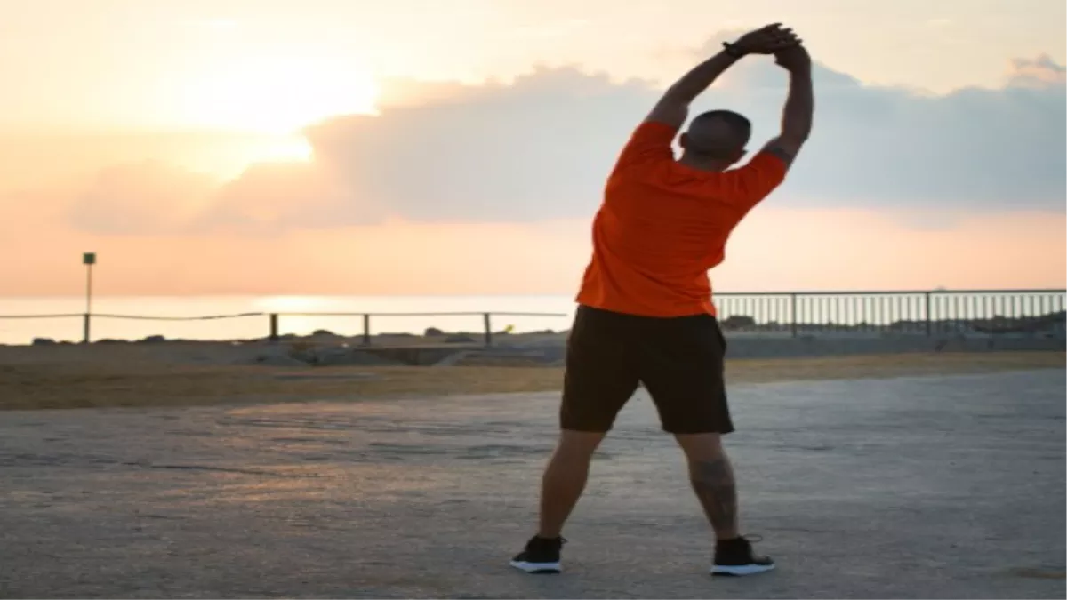 Stretching Benefits: वर्कआउट से पहले स्ट्रेचिंग करने से होते हैं शरीर को कई सारे फायदे