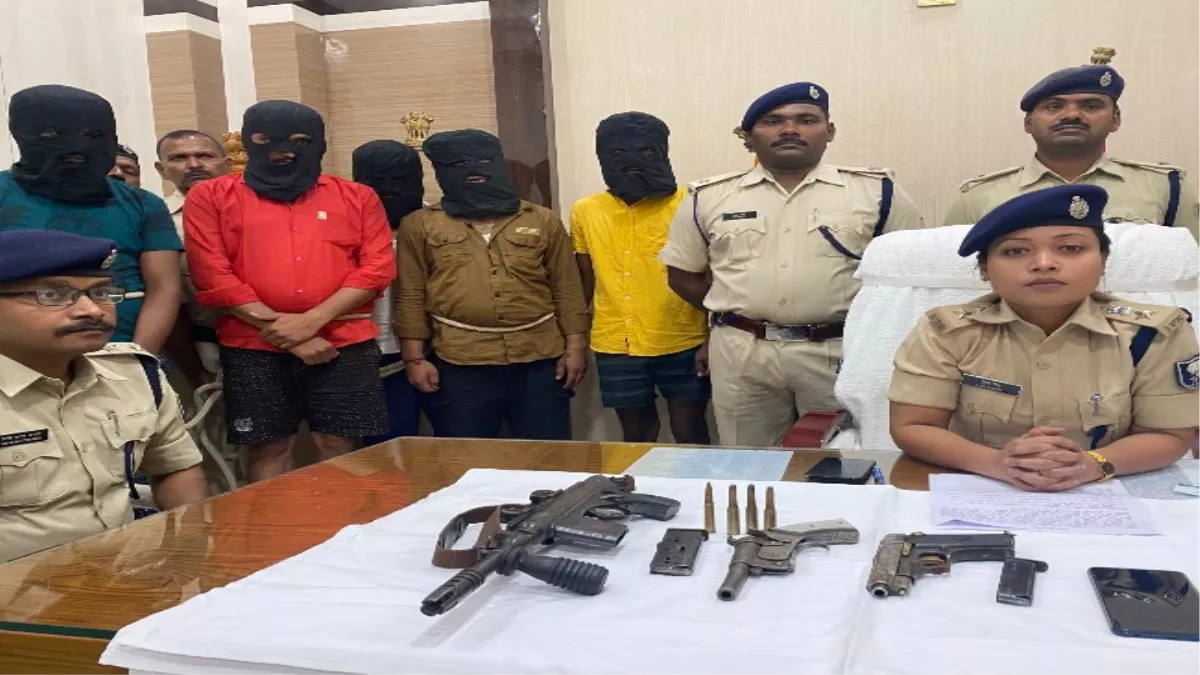 सहरसा में कारबाइन और पिस्तौल के साथ छह शातिर गिरफ्तार, एसपी लिपी सिंह बोलीं- टीम ने खदेड़कर पकड़ा