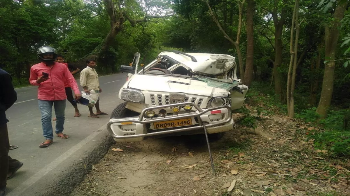 समस्तीपुर में बरात से लौट रही स्कार्पियो ने ट्रक में मारी ठोकर, दो की मौत, चार जख्मी