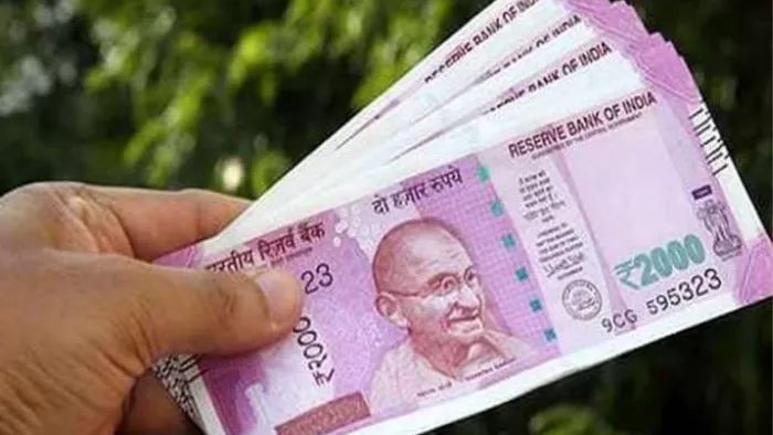 पेट्रोल पंपों और सराफा बाजार पर खपाए जा रहे 2 हजार के नोट