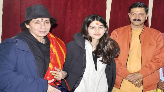 Uttarakhand: अभिनेत्री डिंपल कपाड़िया ने बदरीनाथ पहुंचकर भगवान बदरी विशाल के दर्शन किए।