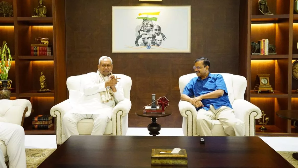 Delhi नीतीश कुमार से मिले अरविंद केजरीवाल दिल्ली सर्विसेज पर केंद्र के  अध्यादेश के खिलाफ मांगा समर्थन - Bihar CM Nitish Kumar meets Delhi CM  Arvind Kejriwal in Delhi today ...