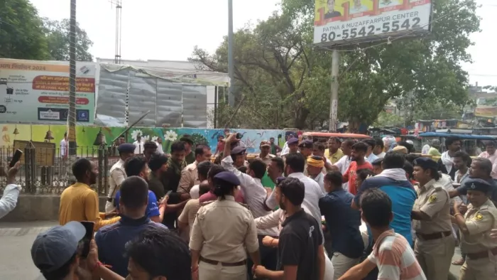 गोली कांड में युवक की मौत के बाद बवाल