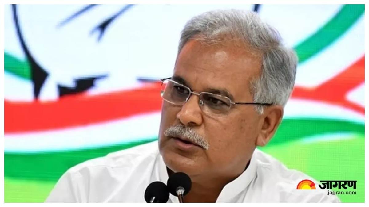 former chhattisgarh cm baghel visits injured labourers at hospital after kawardha accident