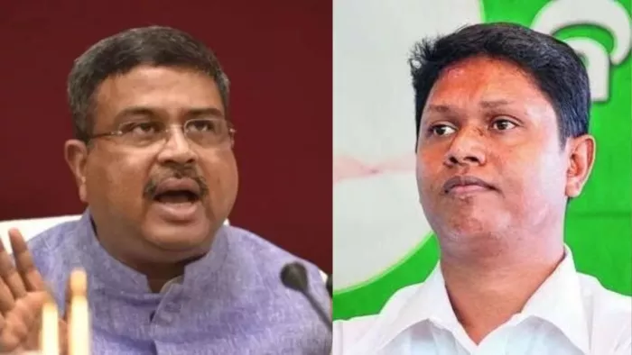 धर्मेंद्र प्रधान और प्रणब दास की फाइल फोटो।