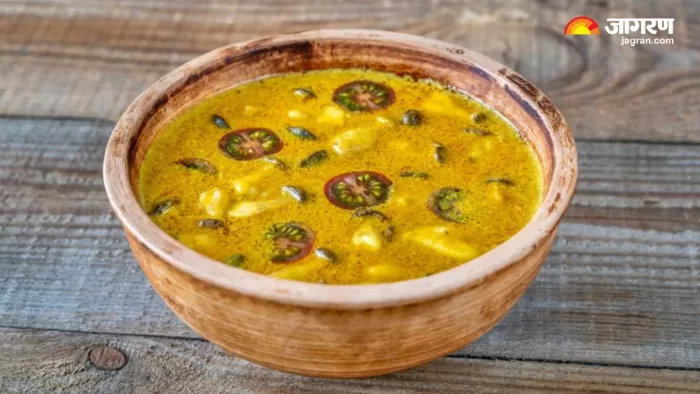 सिंधी कढ़ी बनाने का तरीका और इसके फायदे (Pic credit- freepik)